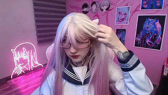 Snapshot of Miwa_violet chatting on 05/20/26, 01:56 Miwa violet online show from 05/20/26, 01:56