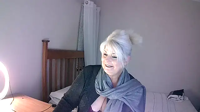 Snapshot of Miahotmilf chatting on 02/02/25, 07:46 Miahotmilf online show from 02/02/25, 07:46