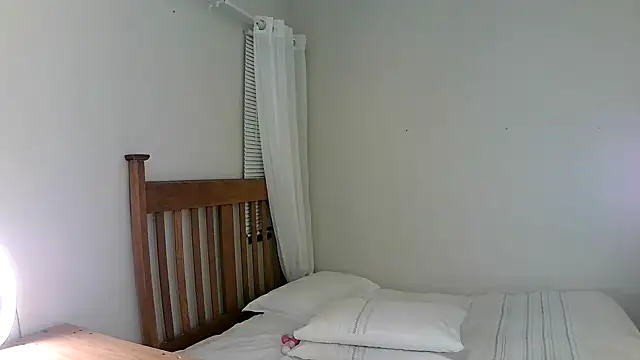 Snapshot of Miahotmilf chatting on 03/08/25, 05:54 Miahotmilf online show from 03/08/25, 05:54