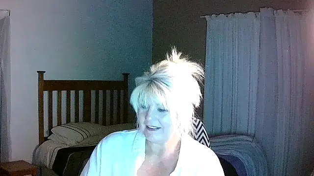 Snapshot of Miahotmilf chatting on 11/07/25, 09:04 Miahotmilf online show from 11/07/25, 09:04