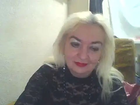 Snapshot of Meri798 chatting on 12/16/24, 01:42 Meri798 online show from 12/16/24, 01:42