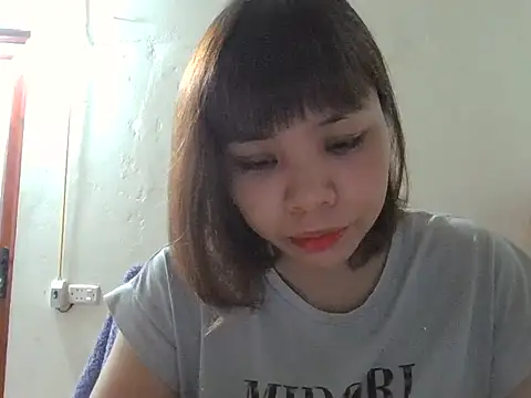 Angela-Eira online show from 11/12/25, 12:11