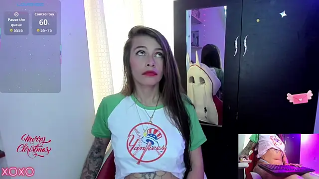 Snapshot of sweetlittlelisa chatting on 12/17/25, 08:04 sweetlittlelisa online show from 12/17/25, 08:04