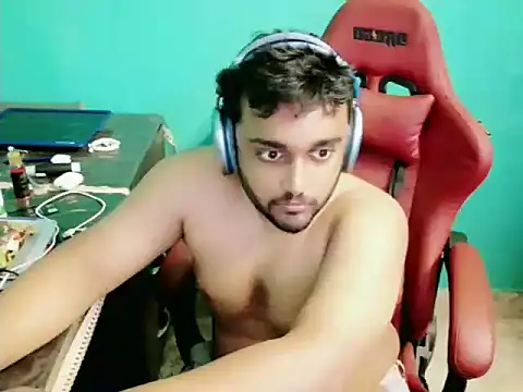 Snapshot of telugu_boy_ chatting on 10/18/25, 04:15 telugu boy online show from 10/18/25, 04:15