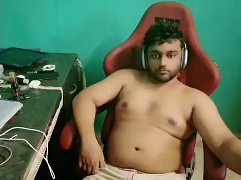Snapshot of telugu_boy_ chatting on 10/19/25, 11:11 telugu boy online show from 10/19/25, 11:11