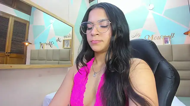 Snapshot of lalytulu99 chatting on 01/27/25, 07:56 lalytulu99 online show from 01/27/25, 07:56