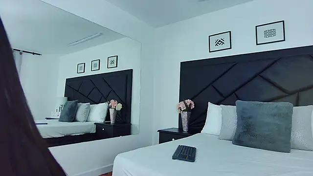 SophieCarther online show from 01/28/25, 12:00