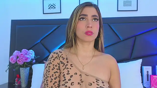 SophieCarther online show from 12/17/25, 12:44