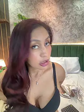 MonicaMoret online show from 05/28/26, 12:35