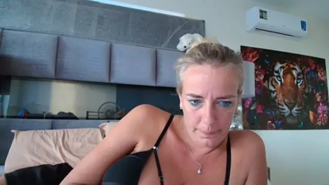 Snapshot of Wendysexyx chatting on 06/09/26, 10:38 Wendysexyx online show from 06/09/26, 10:38