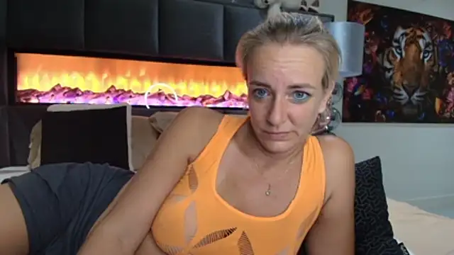 Snapshot of Wendysexyx chatting on 06/15/26, 12:35 Wendysexyx online show from 06/15/26, 12:35