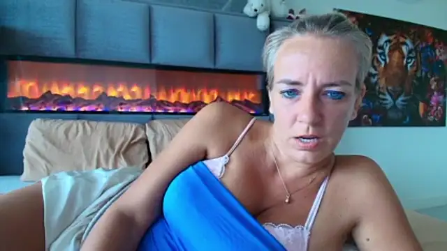 Snapshot of Wendysexyx chatting on 06/15/26, 12:51 Wendysexyx online show from 06/15/26, 12:51