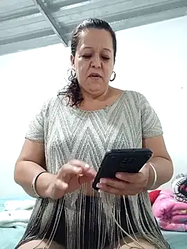 Snapshot of Fulopp15 chatting on 01/05/25, 01:03 Fulopp15 online show from 01/05/25, 01:03