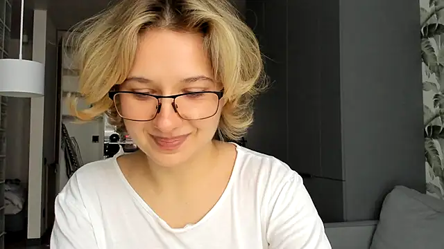 Snapshot of Lilith_lutherlow chatting on 01/07/26, 01:24 Lilith lutherlow online show from 01/07/26, 01:24