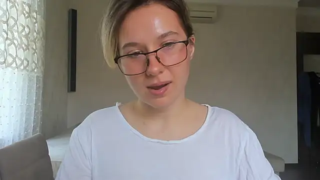Lilith lutherlow online show from 06/27/26, 01:17