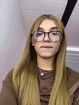 Snapshot of manely1 chatting on 03/08/25, 09:18 manely1 online show from 03/08/25, 09:18