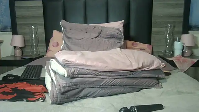 Snapshot of BigButt-MomJ75 chatting on 08/01/26, 10:14 BigButt-MomJ75 online show from 08/01/26, 10:14