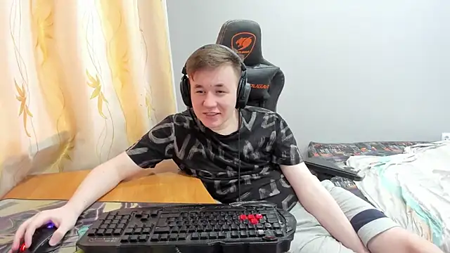 iliaskrislove online show from 04/28/26, 02:33
