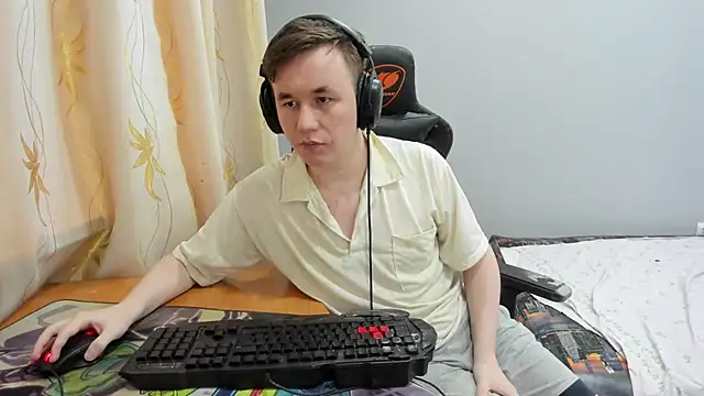 Snapshot of iliaskrislove chatting on 05/11/26, 04:04 iliaskrislove online show from 05/11/26, 04:04