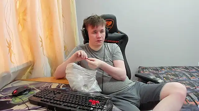 Snapshot of iliaskrislove chatting on 05/15/26, 12:39 iliaskrislove online show from 05/15/26, 12:39