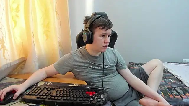 Snapshot of iliaskrislove chatting on 05/16/26, 12:18 iliaskrislove online show from 05/16/26, 12:18
