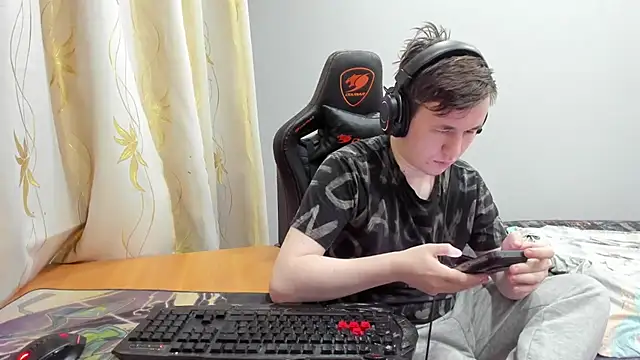 Snapshot of iliaskrislove chatting on 06/12/26, 09:03 iliaskrislove online show from 06/12/26, 09:03