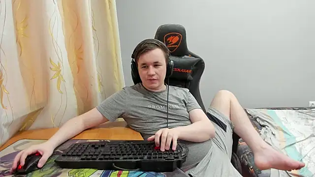 Snapshot of iliaskrislove chatting on 06/19/26, 11:19 iliaskrislove online show from 06/19/26, 11:19