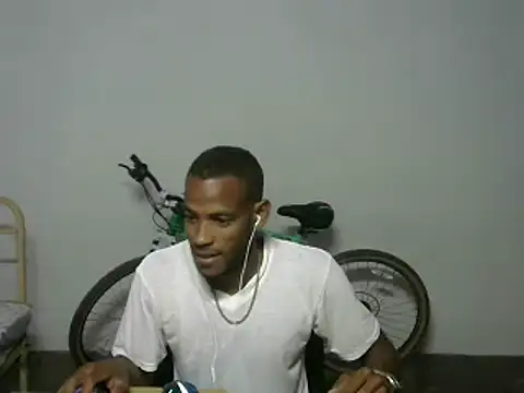 Snapshot of michel_sc chatting on 03/31/26, 05:19 michel sc online show from 03/31/26, 05:19