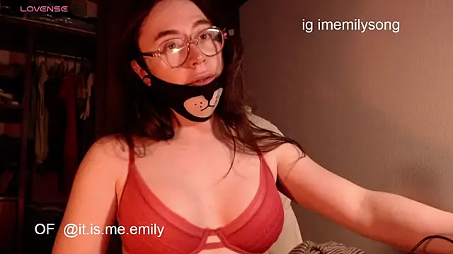 Snapshot of emily_pearl_ chatting on 06/09/26, 11:05 emily pearl online show from 06/09/26, 11:05