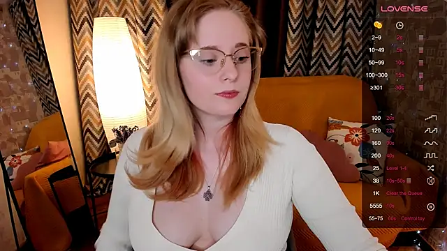 Snapshot of Aemilia_ chatting on 05/18/26, 08:31 Aemilia online show from 05/18/26, 08:31