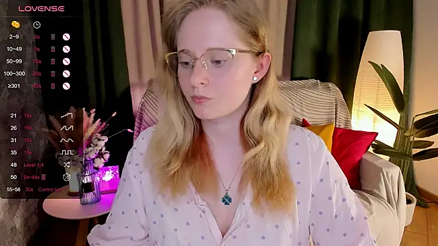 Snapshot of Aemilia_ chatting on 06/08/26, 08:48 Aemilia online show from 06/08/26, 08:48