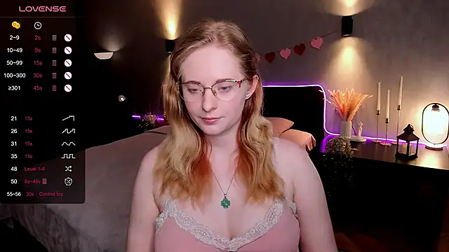 Snapshot of Aemilia_ chatting on 06/12/26, 08:35 Aemilia online show from 06/12/26, 08:35