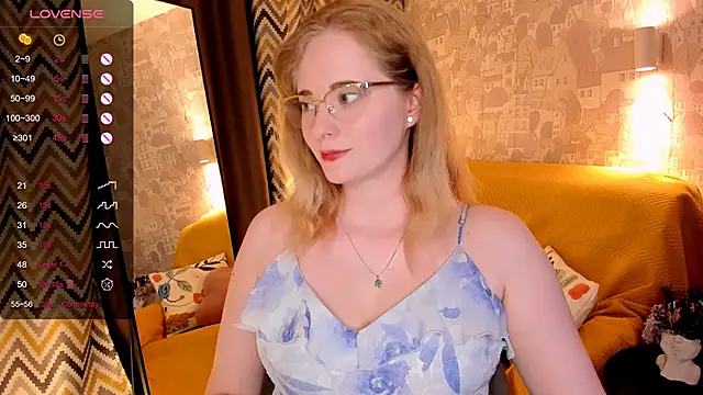 Snapshot of Aemilia_ chatting on 06/17/26, 08:39 Aemilia online show from 06/17/26, 08:39