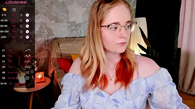 Snapshot of Aemilia_ chatting on 06/25/26, 08:52 Aemilia online show from 06/25/26, 08:52