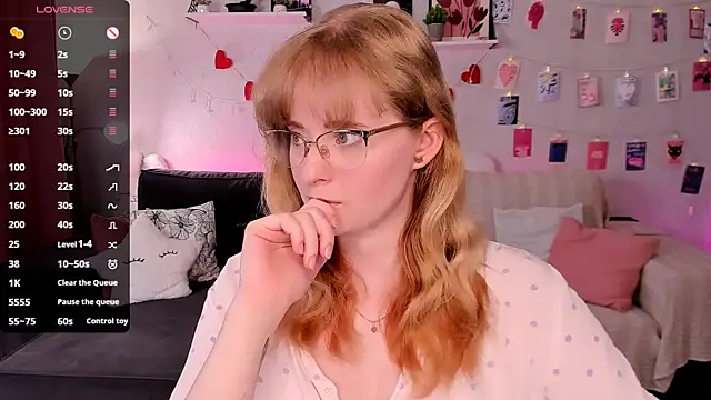 Snapshot of Aemilia_ chatting on 08/03/26, 02:21 Aemilia online show from 08/03/26, 02:21