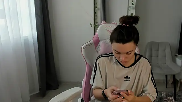 MashkaRay online show from 12/02/25, 09:03