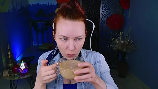 VandaRossi online show from 03/12/25, 05:13