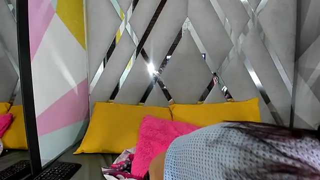 Mulan sexy01 online show from 06/12/26, 01:54