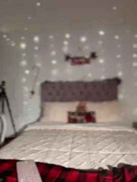 Snapshot of samantha_evans2 chatting on 12/22/25, 03:14 samantha evans2 online show from 12/22/25, 03:14