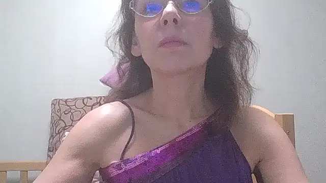 HollyJewel online show from 01/15/25, 04:21