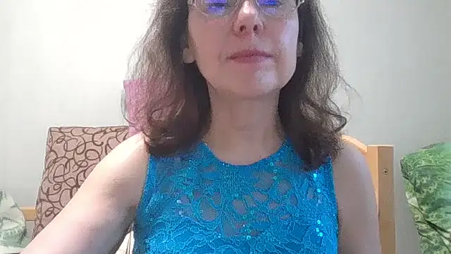 HollyJewel online show from 06/18/26, 04:22