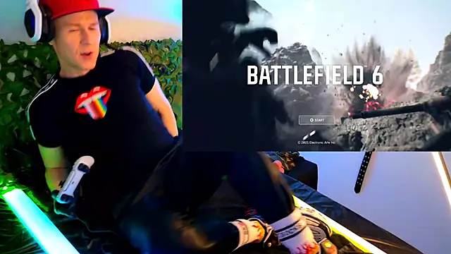 Snapshot of Fuc71 chatting on 10/12/25, 02:27 Fuc71 online show from 10/12/25, 02:27