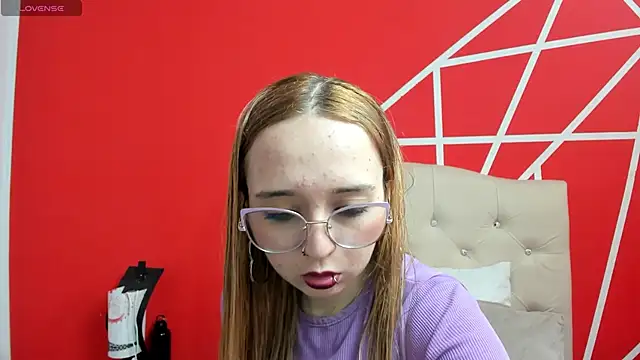 Liaroberts1 online show from 12/27/24, 12:12