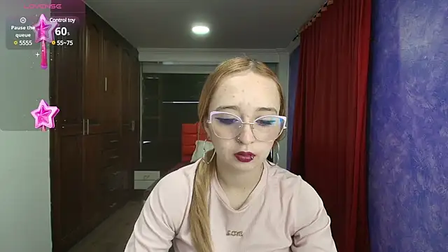 Liaroberts1 online show from 12/28/24, 12:03