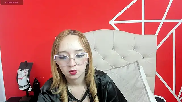 Liaroberts1 online show from 01/10/25, 06:06