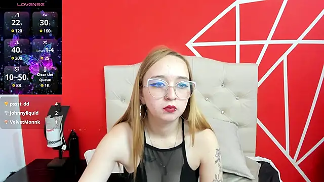 Liaroberts1 online show from 01/12/25, 03:57