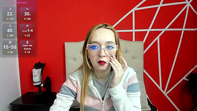 Liaroberts1 online show from 01/14/25, 12:03