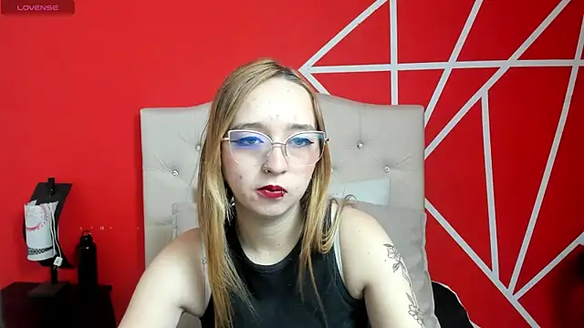 Liaroberts1 online show from 01/23/25, 12:09