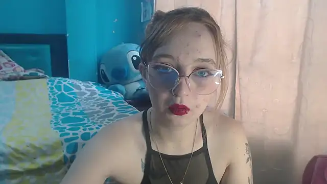 Liaroberts1 online show from 01/28/25, 12:11