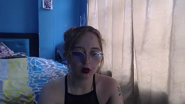 Liaroberts1 online show from 01/28/25, 03:46